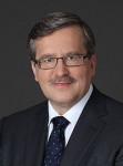 200px-Bronislaw_Komorowski_2010_grey_crop.jpg